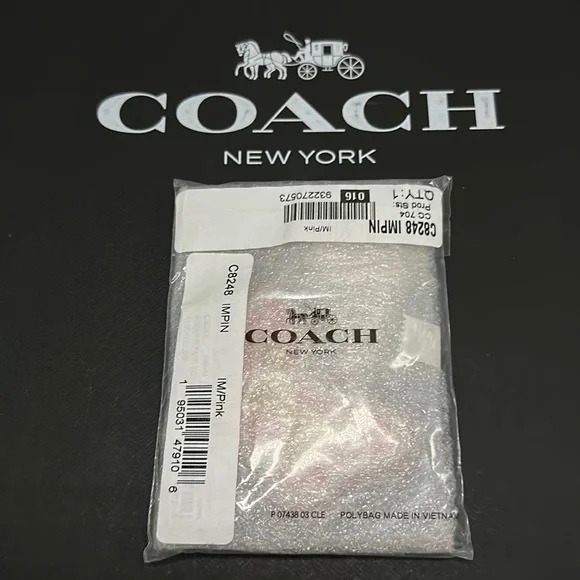 NWT Coach Butterfly Bag Charm Signature Canvas Leather Graphic Keychain FOB 8248 - Picture 2 of 8